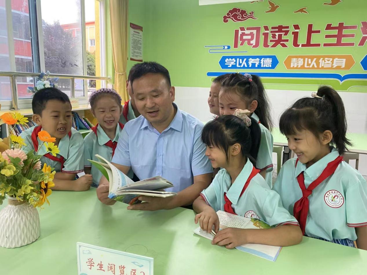 和孩子们一起读书